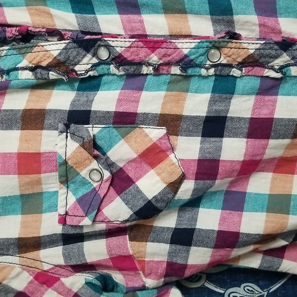 Cute button down Top - Picture 2 of 4